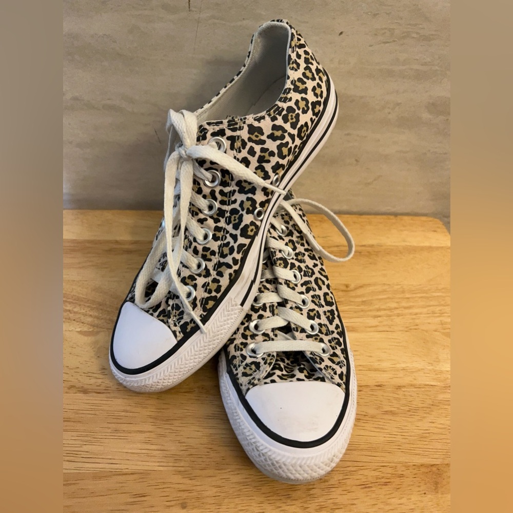 Converse Women's
Chuck Taylor All Star Leopard Print Low Top Sneakers Unisex - Picture 1 of 13